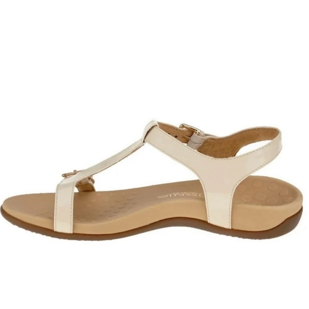 Vionic Adriane Womens T Strap Sandal Cream Ivory Patent Leather size 6 - Walking